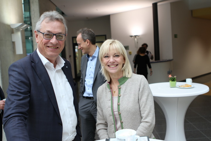 (v.l.n.r.) BLM-Präsident Siegfried Schneider und Staatssekretärin für Familie, Arbeit und Soziales Carolina Trautner, Foto Marko Junghänel,
Copyright: JFF