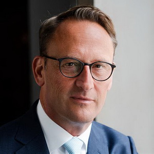 Dr. Tobias Schmid
