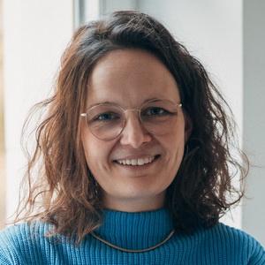 Dr. Larissa Leonard