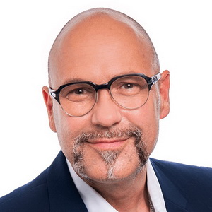 Dr. Roland Baumann