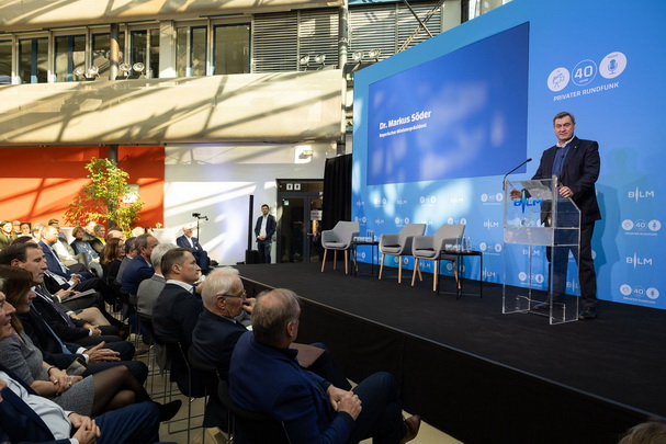 Dr. Markus Söder am Sprecherpult Dr. Markus Söder am Sprecherpult