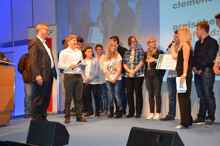 Siegfried Schneider übergibt Platz 1 an das Gymnasium Hilpoltstein